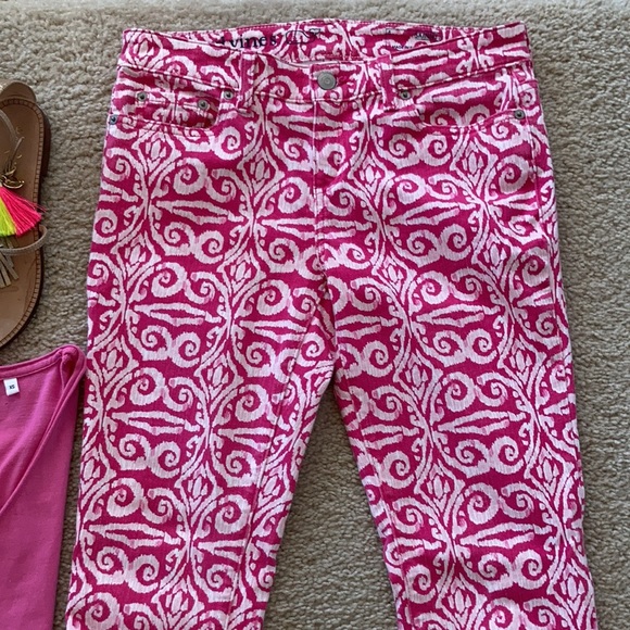 Vineyard Vines Salt Island Tile Print Denim - Picture 2 of 9